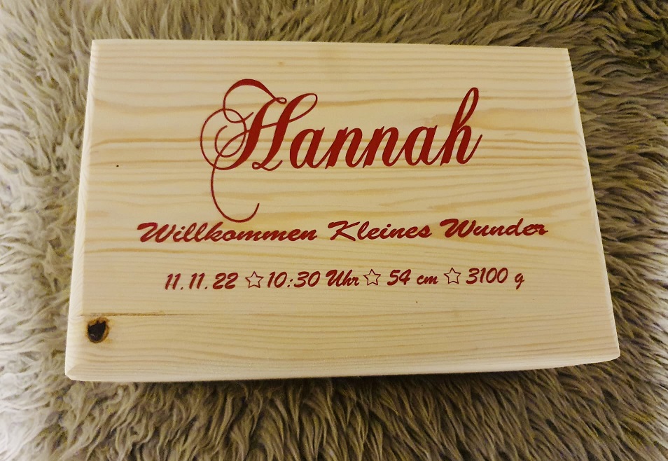 Holzbox zur Geburt bedruckt nach Kundenangaben, kratzbeständig