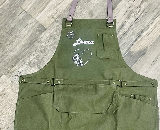 Schürze mit Schriftzug